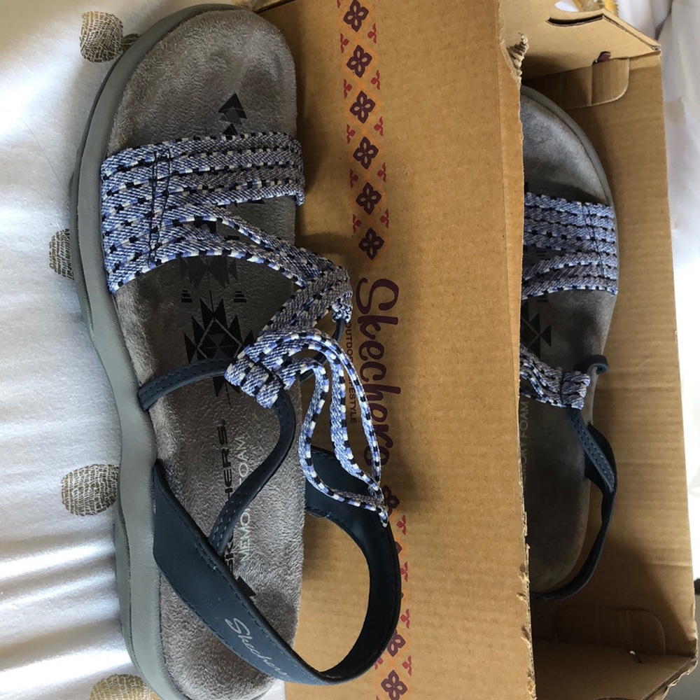 skechers memory foam outdoor sandals